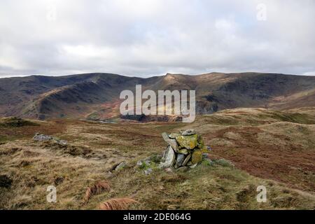 La vue vers Riggindale et les Fells de High Street de Brown Howe, Lake District, Cumbria, Royaume-Uni Banque D'Images