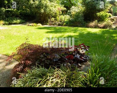 Aldenham, Hertfordshire / Angleterre - Mai 06 2020: George Harrison Memorial Garden au Bhaktivedanta Manor ISKCON centre. Banque D'Images