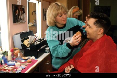 Nigel Kennedy violoniste travaillant sur « The late late Show » à Dublin Irlande 1990 Banque D'Images