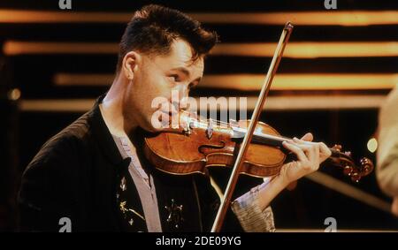 Nigel Kennedy violoniste travaillant sur « The late late Show » à Dublin Irlande 1990 Banque D'Images