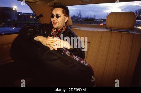 Nigel Kennedy violoniste travaillant sur « The late late Show » à Dublin Irlande 1990 Banque D'Images