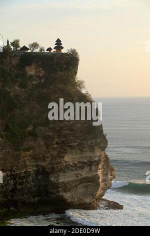 Falaises de la péninsule de Bukit, Uluwatu, Bali, Indonésie Banque D'Images