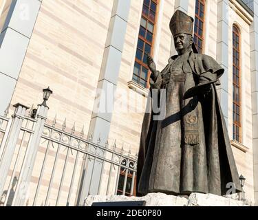 Statue du Pape Jean XXIII par Carlo Balljana à l'église catholique Joseph à Sofia Bulgarie, Europe de l'est, Balkans, UE Banque D'Images