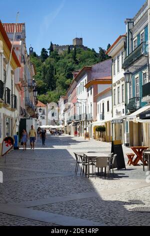 Rue en centre ville, Tomar, quartier de Santarem, Portugal, Europe Banque D'Images