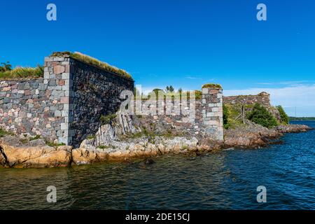 Murs fortifiés à la forteresse de la mer de Suomenlinna, site classé au patrimoine mondial de l'UNESCO, Helsinki, Finlande, Europe Banque D'Images