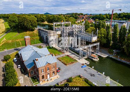 Antenne de l'ascenseur Houdeng-Goegnies n° 1, site classé au patrimoine mondial de l'UNESCO, remontées mécaniques sur le canal du Centre, la Louviere, Belgique, Europe Banque D'Images