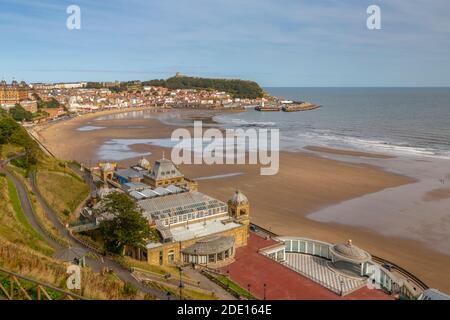Vue sur South Bay et Scarborough Spa, Scarborough, North Yorkshire, Yorkshire, Angleterre, Royaume-Uni, Europe Banque D'Images