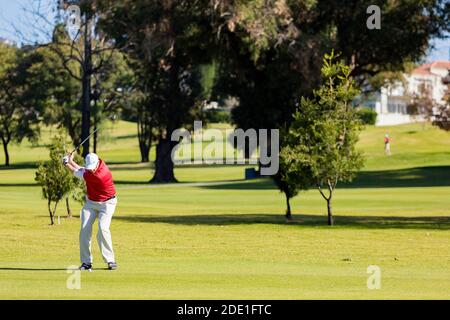 Johannesburg, Afrique du Sud - 15 juin 2018: Golfeurs amateurs jouant une partie de golf comme une poursuite récréative Banque D'Images