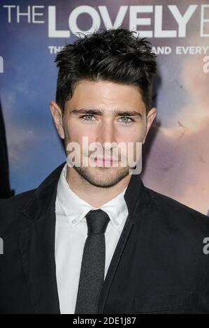 Matt Dallas arrive à la première « The Lovely Bones » de Los Angeles au Grauman's Chinese Theatre à Hollywood, vers le 11, 7, 2009 Banque D'Images