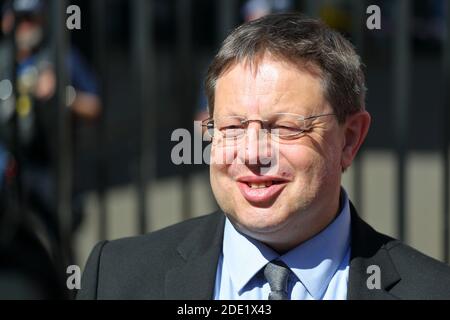 Le journaliste de la BBC, Iain Watson, rapporte de Downing Street, Londres, Royaume-Uni Banque D'Images