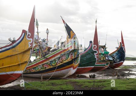 Payangan Beach est un village de pêcheurs avec des bateaux traditionnels. L'endroit idéal pour profiter du coucher du soleil. Banque D'Images