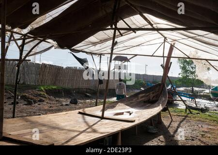 Payangan Beach est un village de pêcheurs avec des bateaux traditionnels. L'endroit idéal pour profiter du coucher du soleil. Banque D'Images