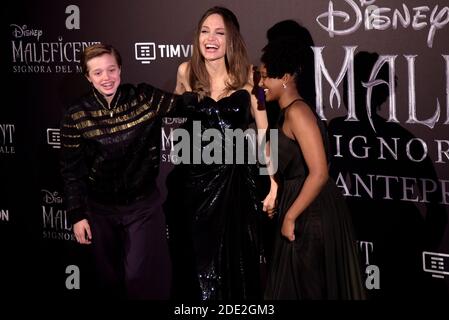 Angelina Jolie et ses enfants, Shiloh Jolie-Pitt et Zahara Jolie-Pitt assistent à la première européenne du film 'Maleficent - maîtresse du mal' à l'Auditorium della Conciliazione à Rome. Banque D'Images