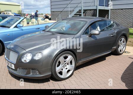 Une Bentley Continental GT à RAF Benson, Oxfordshire, Royaume-Uni Banque D'Images