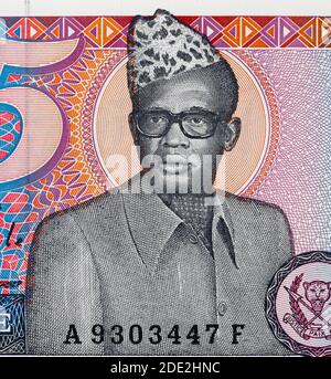 Portrait de Mobutu Sese Seko sur le Zaïre 5 zaires (1985) billet de banque, argent zaïrois gros plan Banque D'Images