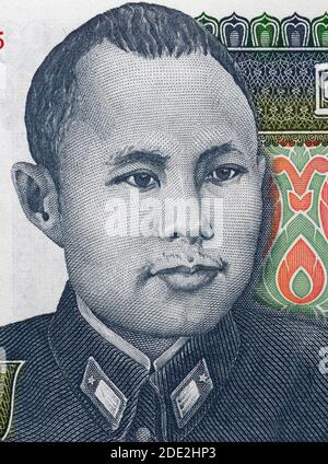 Général Aung San (1915-1947) portrait sur la Birmanie (Myanmar) 15 kyats (1986) gros plan de billets, argent birman gros plan. Banque D'Images