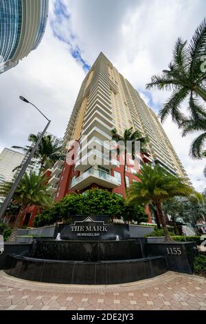 MIAMI, Floride, États-Unis - 27 NOVEMBRE 2020 : photo de la marque sur Brickell Bay Banque D'Images
