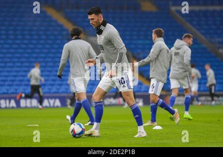 Cardiff City, pays de Galles, Royaume-Uni. 28 novembre 2020. Championnat d'Angleterre de football, Cardiff City versus Luton Town ; Kieffer Moore de Cardiff City se réchauffe avant le match Credit: Action plus Sports Images/Alay Live News Banque D'Images