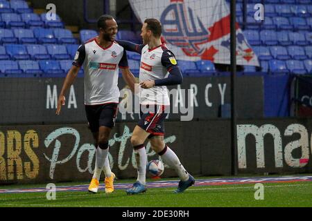 BOLTON, ANGLETERRE. 28 NOVEMBRE Boltons Nathan Delfouneso fête sa fabrication 1-0 lors du match Sky Bet League 2 entre Bolton Wanderers et Southend United au Reebok Stadium, Bolton le samedi 28 novembre 2020. (Credit: Chris Donnelly | MI News) Credit: MI News & Sport /Alay Live News Banque D'Images