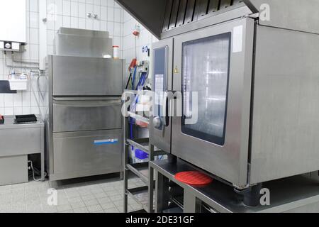 Arrière-salle pour le rayon de la viande dans le supermarché. Banque D'Images