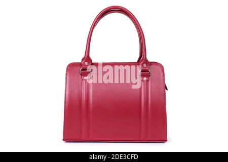 sac en cuir rouge élégant pour femmes sur fond blanc Banque D'Images