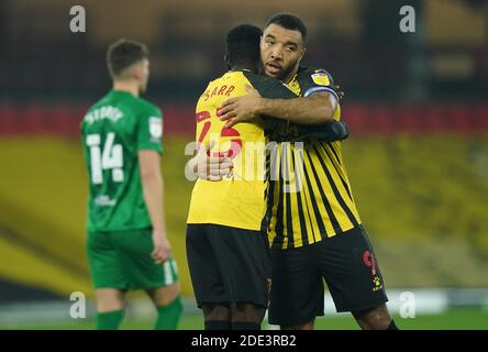 Troy Deeney (à droite) de Watford célèbre le deuxième but de son côté du match lors du championnat Sky Bet à Vicarage Road, Watford. Banque D'Images