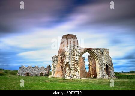 La ruine de l'abbaye de St Benet, Norfolk Broads, Angleterre Banque D'Images