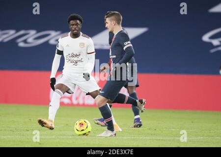 Josh MAJA (Girondins de Bordeaux) a marqué un but, engagé par Marco Verratti (PSG) lors du championnat français Ligue 1 de football entre Paris Saint-Germain et Girondins de Bordeaux le 28 novembre 2020 au stade du Parc des Princes à Paris, France - photo Stephane Allaman / DPPI / LM Banque D'Images