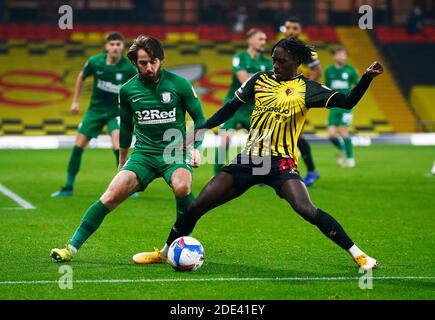 Watford, Royaume-Uni. 28 novembre 2020. WATFORD, ANGLETERRE - NOVEMBRE 28: Watford Dominges Quina sous la pression de Preston North End Ben Pearson pendant le championnat entre Watford et Preston North End au stade Vicarage Road, Watford, Royaume-Uni le 28 novembre 2020 crédit: Action Foto Sport/Alay Live News Banque D'Images