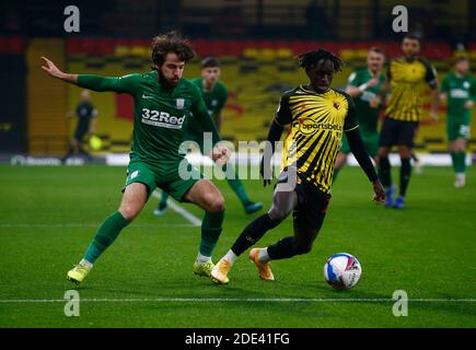 Watford, Royaume-Uni. 28 novembre 2020. WATFORD, ANGLETERRE - NOVEMBRE 28: Watford Dominges Quina sous la pression de Preston North End Ben Pearson pendant le championnat entre Watford et Preston North End au stade Vicarage Road, Watford, Royaume-Uni le 28 novembre 2020 crédit: Action Foto Sport/Alay Live News Banque D'Images