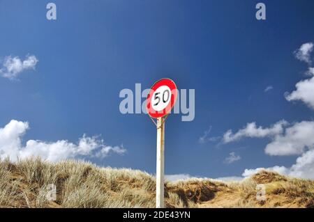 50 kilomètres par heure à Ninety Mile Beach, région de Northland, Île du Nord, Nouvelle-Zélande Banque D'Images