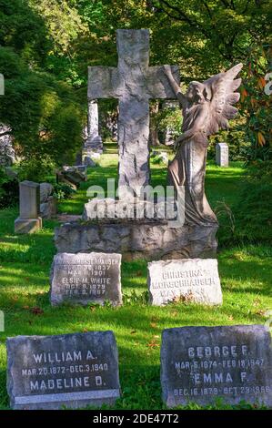 Cimetière Woodlawn. Webster Avenue à l'angle est 233rd Street. Bronx, Woodlawn, New York, États-Unis. Où ils se sont retrouvés comme des noms célèbres comme Miles Davis ou du Banque D'Images