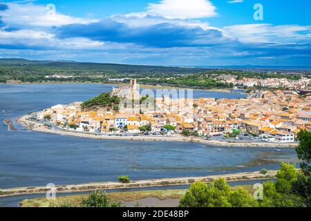 Vue sur la tour de guet de Gruissan dans le Languedoc-Roussillon, France, Aude, Gruissan, village de Circulade témoigne d'une origine médiévale, SIG stratégique Banque D'Images