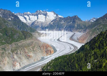 Pavillons de bain et glacier Aletsch, Valais, Suisse Banque D'Images