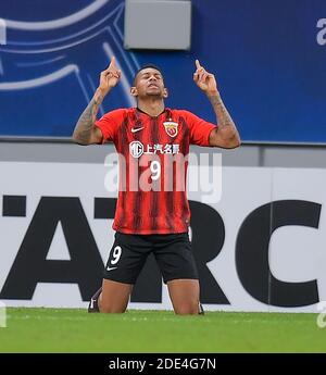 Doha, Qatar. 28 novembre 2020. Ricardo Lopes de Shanghai le SIPG célèbre après avoir obtenu son score lors du match de football de la Ligue des champions de l'AFC contre Yokohama F. Marinos à Doha, Qatar, le 28 novembre 2020. Credit: Nikku/Xinhua/Alay Live News Banque D'Images