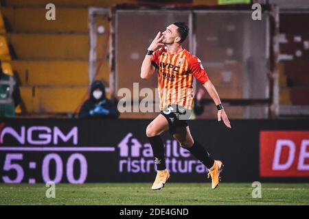 Benevento, Italie. 28 novembre 2020. Gaetano Letizia de Benevento célèbre son but lors d'un match de football série A entre Benevento et le FC Juventus à Benevento, en Italie, le 28 novembre 2020. Crédit: Alberto Lingria/Xinhua/Alay Live News Banque D'Images