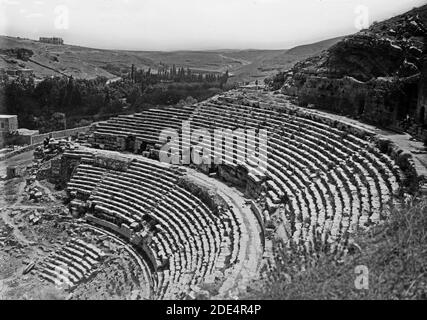 Légende originale : est de la Jordanie et de la mer Morte. Près de la vue du théâtre Amman - lieu: Amman Jordanie ca. 1900 Banque D'Images