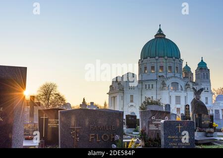 Wien, Vienne: Zentralfriedhof (cimetière central), Eglise du cimetière Saint-Charles Borromeo (Friedhofskirche zum heiligen Karl Borromäus, ancien Dr.-Karl-L. Banque D'Images