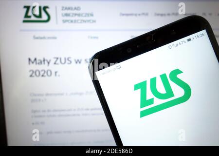 KONSKIE, POLOGNE - 11 janvier 2020 : logo ZUS affiché sur le téléphone mobile Banque D'Images