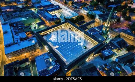 The Piece Hall Halifax Town Drone Lights Banque D'Images