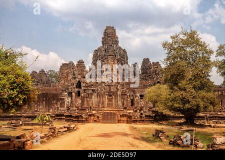 Ruines de l'ancien temple khmer Prasat Bayon, Angkor Thom, Cambodge Banque D'Images