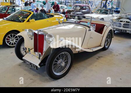 Classic White 1949 MG TC à RAF Benson, Oxfordshire, Royaume-Uni Banque D'Images