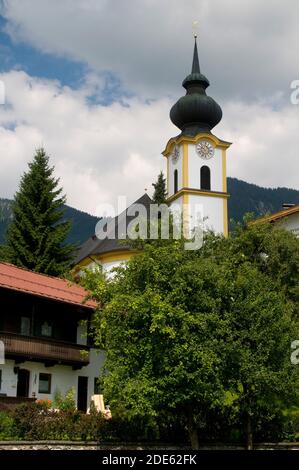 Église des Apôtres Pierre et Paul à Soll in Le Wilder Kaiser Autriche Banque D'Images