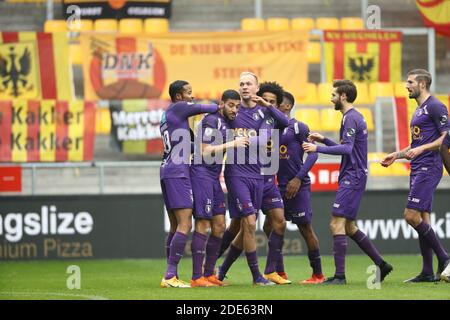 Mechelen, Belgique. 29 novembre 2020. MECHELEN, BELGIQUE - 29 NOVEMBRE : les joueurs de Beerschol célèbrent après avoir remporté le match de la Jupiler Pro League 14 entre KV Mechelen et K. Beerschot V.A. le 29 novembre 2020 à Mechelen, Belgique. (Photo de David Pintens/Isosport) Credit: Pro Shots/Alamy Live News Banque D'Images