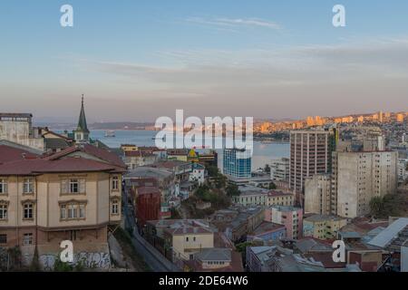 Vue de la colline de la ville Concepcion à la ville de Valparaiso, Chili Banque D'Images