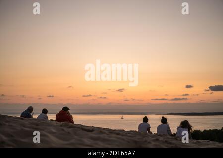 Tourisme sur la dune de Pilat, France, Europe. Banque D'Images