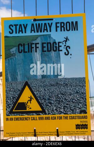 Angleterre, East Sussex, Seaford, Sleaford Head Cliffs, panneau d'avertissement Banque D'Images