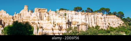 Les Orgues d'Ille-sur-Têt, Ille-sur-Têt, Pyrénées-Orientales. Les piles de l'érosion de roches dimensions blanches de quatre millions d'année Banque D'Images