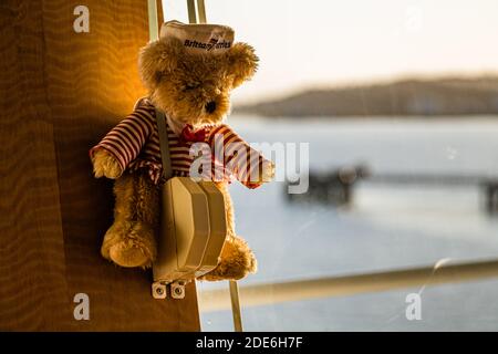 Sur le pont du pont Aven ferry à la entrée au port de Cork en Irlande Banque D'Images