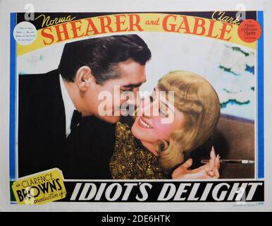 CLARK PIGNON et NORMA SHEARER dans IDIOT'S DELIGHT 1939 réalisateur CLARENCE BROWN play / scénario Robert E. Sherwood Metro Goldwyn Mayer Banque D'Images